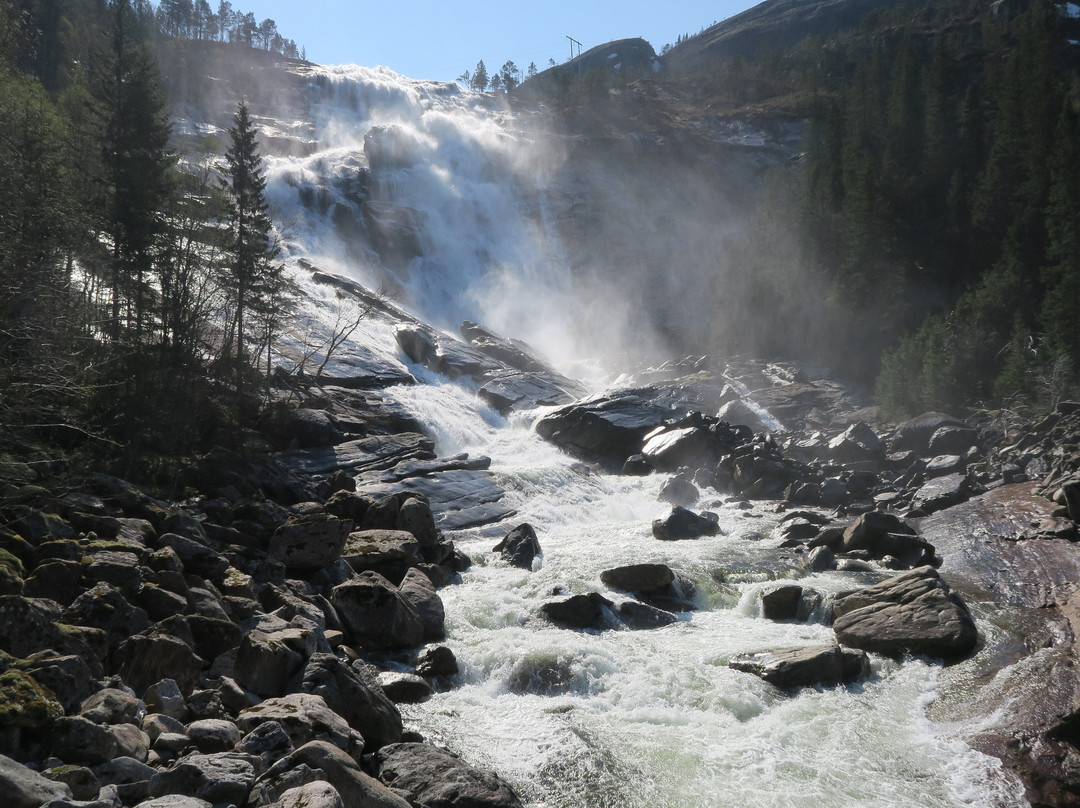Skrøyvstadfossen景点图片
