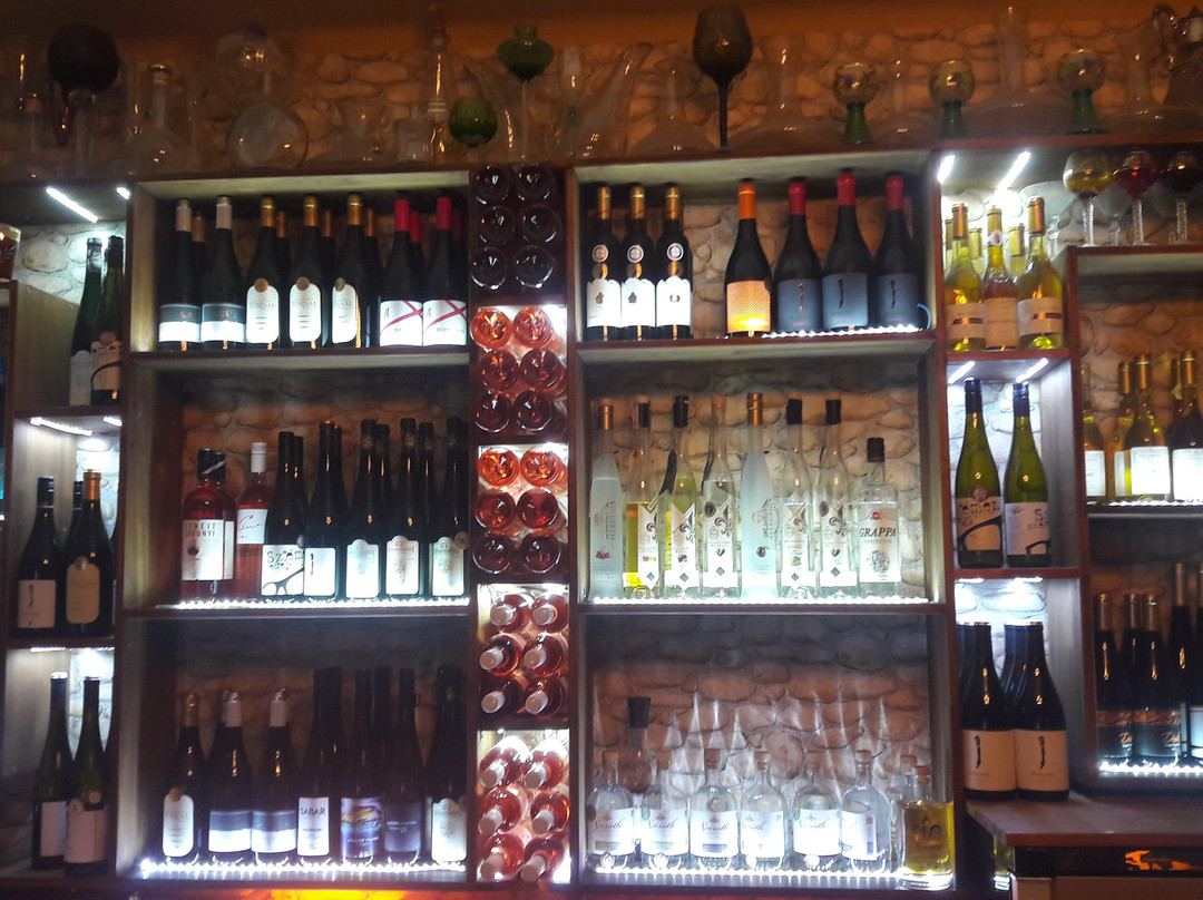 Vinoteka & Winebar Heviz