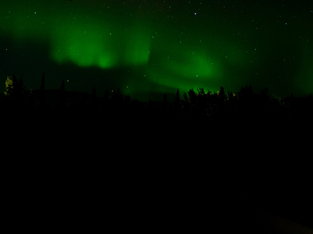德那利湖景客栈主图
