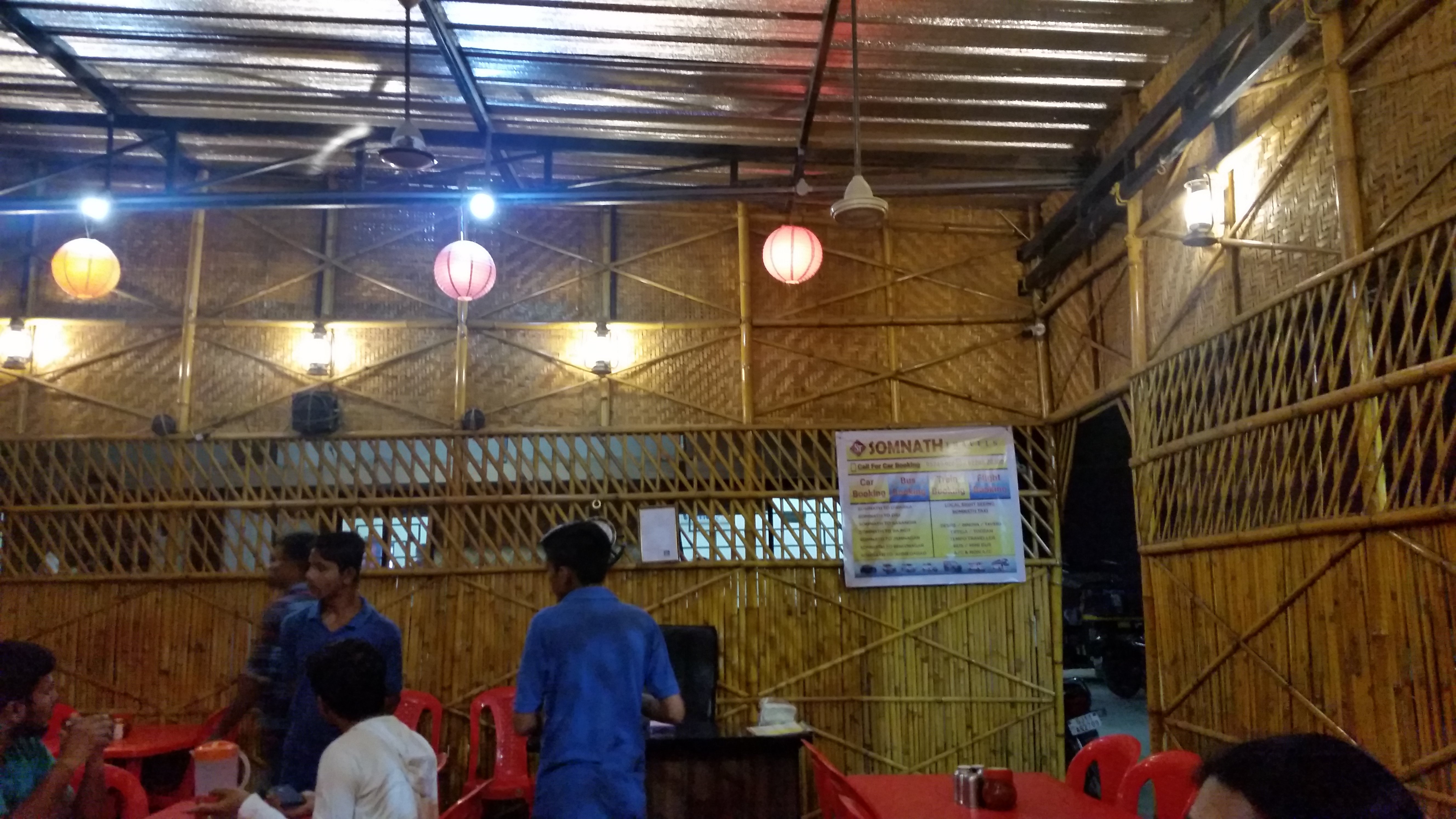 Hotel Somnath Atithigruh-餐饮