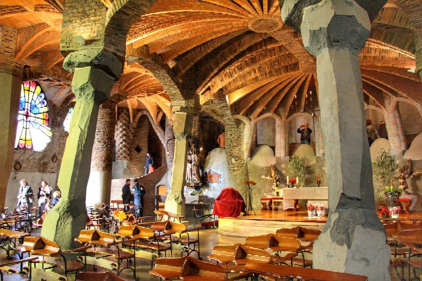 Colonia Guell  Gaudi Crypt景点图片