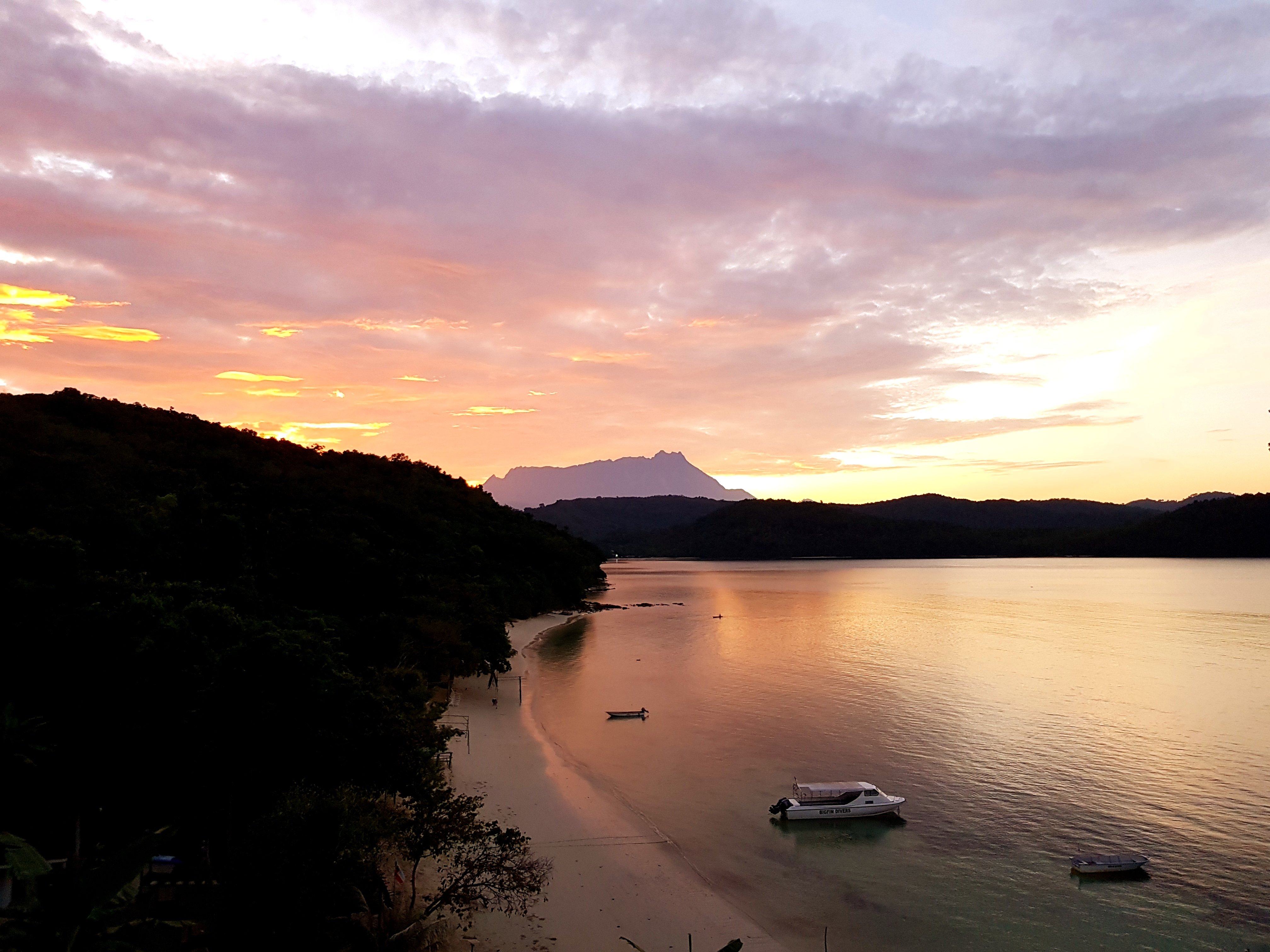 Bigfin Beach Resort-官方