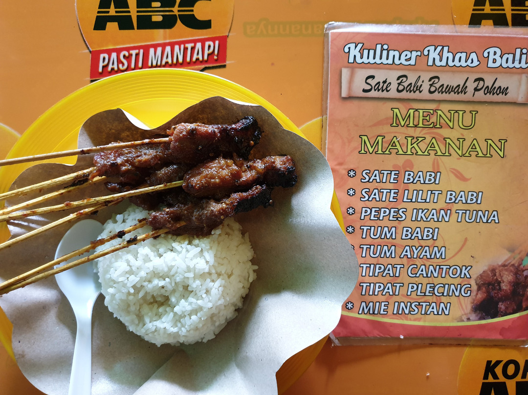 sate babi bawah pohon