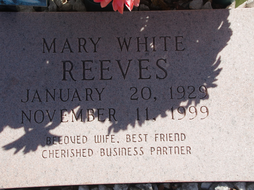 Jim Reeves Memorial景点图片