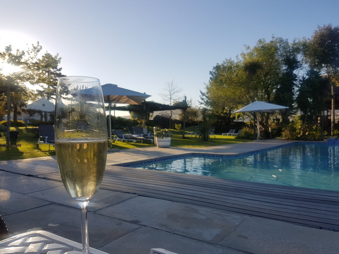 楔角度乡村温泉酒店主图