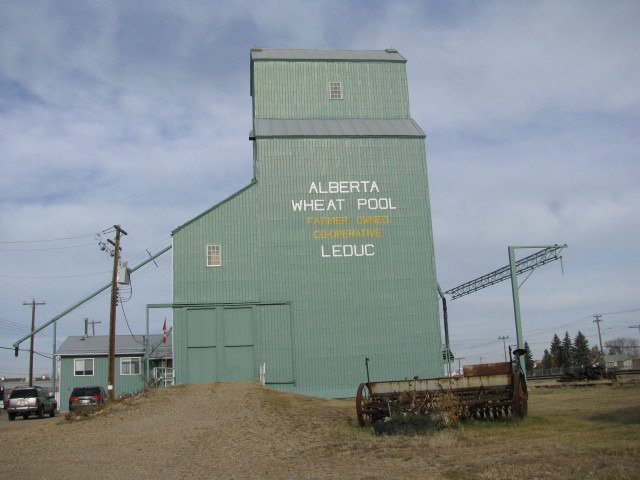 Leduc Heritage Grain Elevator景点图片