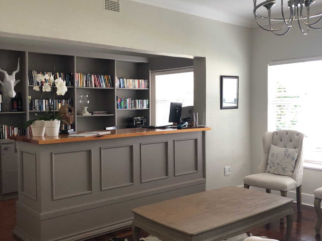 Bateleur Guesthouse主图