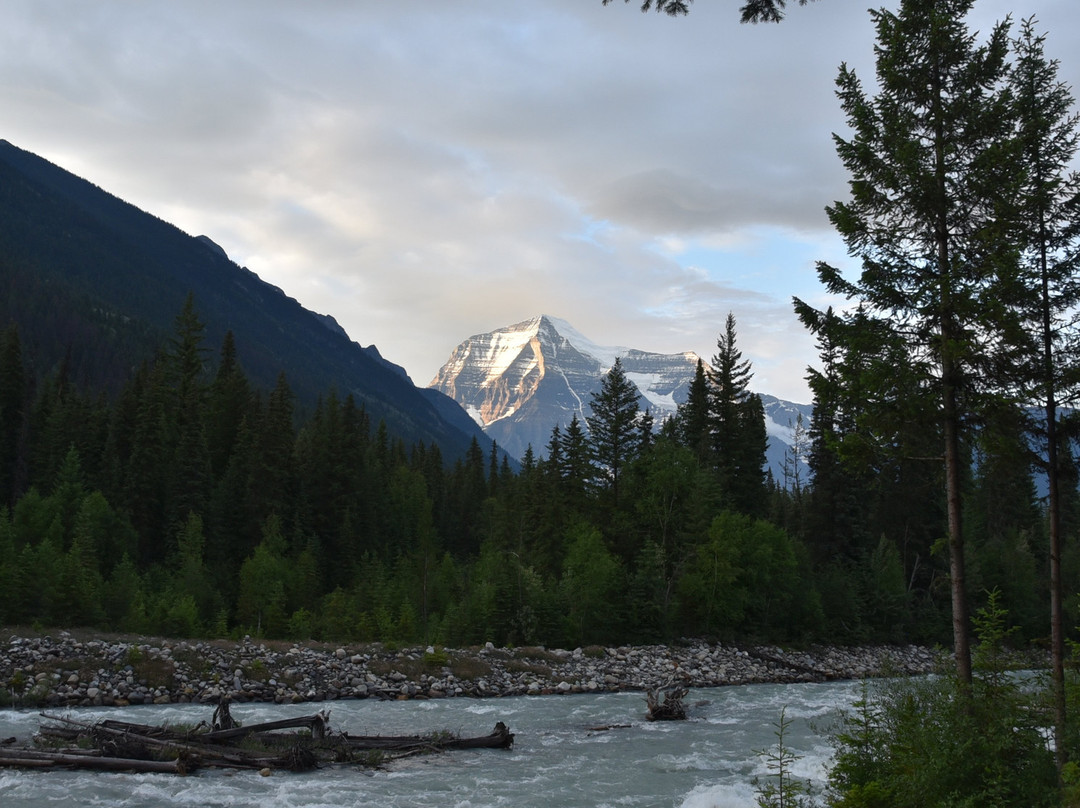 山区河流旅舍主图