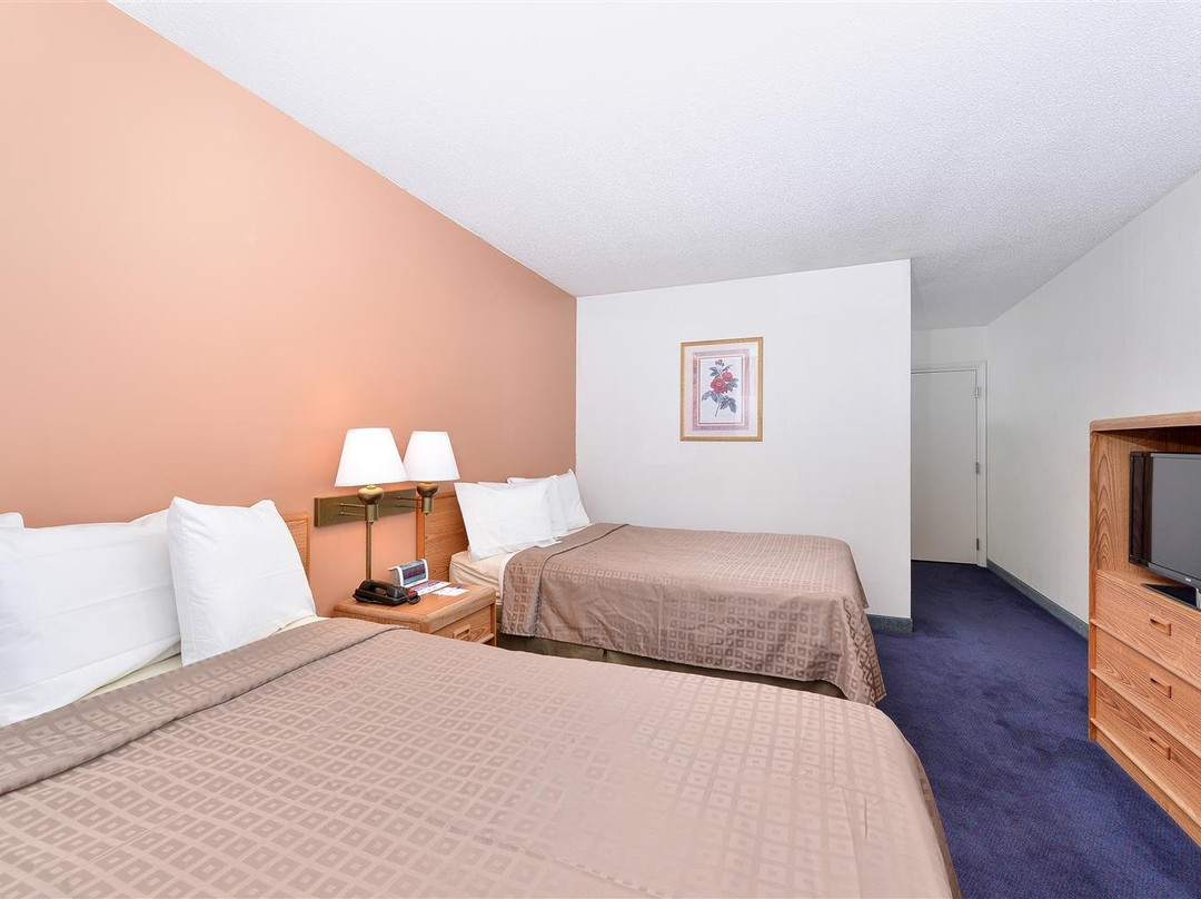 Americas Best Value Inn Austinburg主图