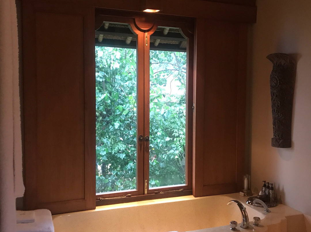 阿曼其拉度假酒店主图