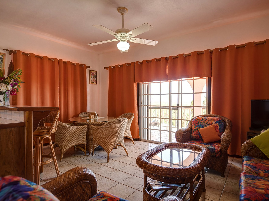 Royal Palms Holiday Suites主图