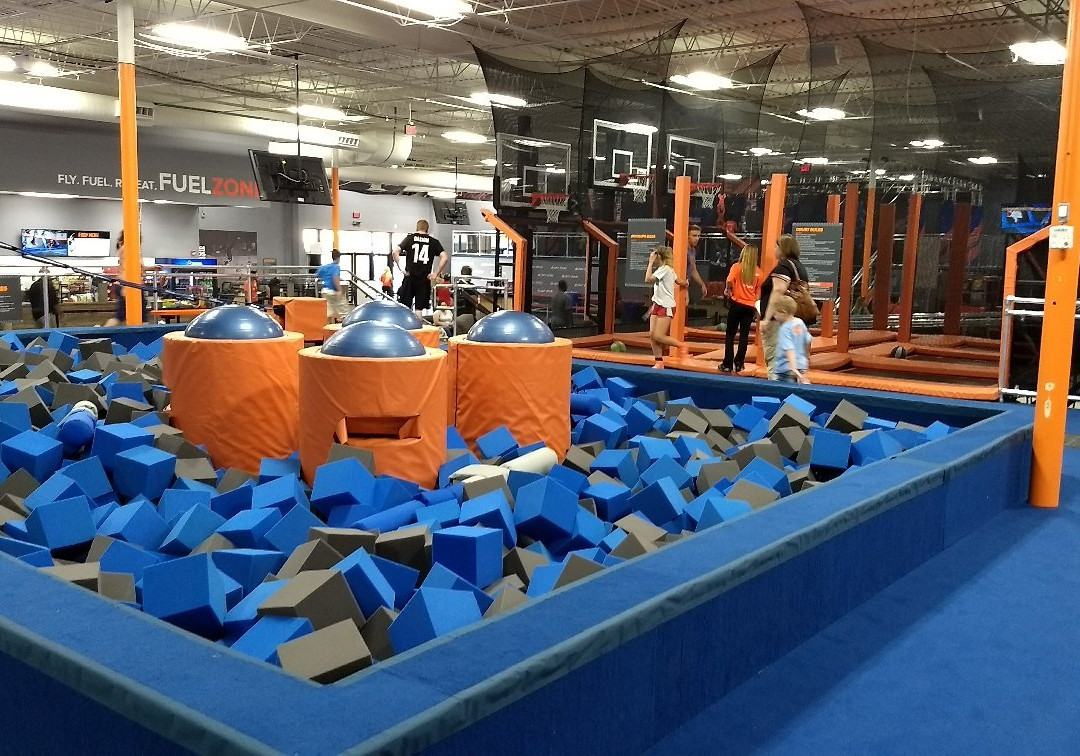 Sky Zone-Fairview Heights必去景点