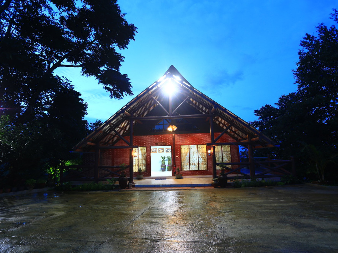 Mindat餐馆和美食-Khaw Nu Soum Restaurant