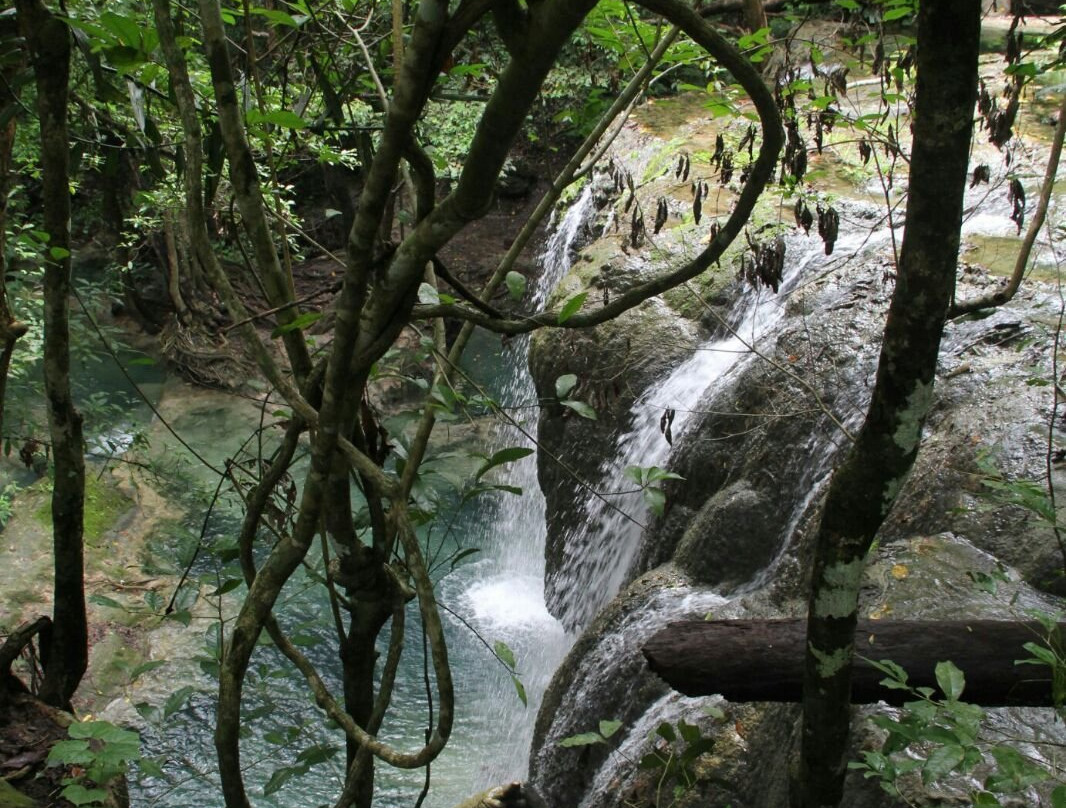 Mata Jitu Waterfal景点图片