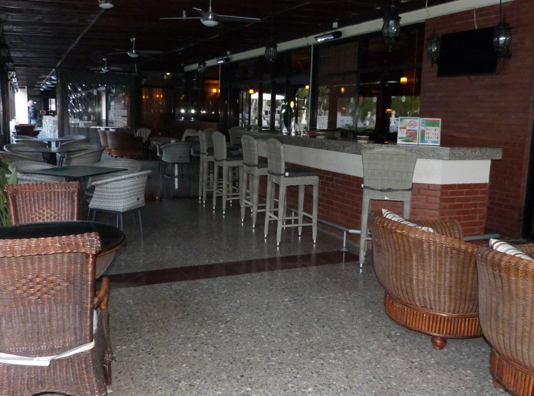 堪万神殿酒店主图