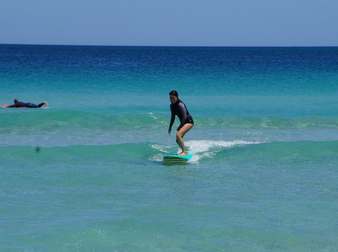 Surfing WA Surf School景点图片