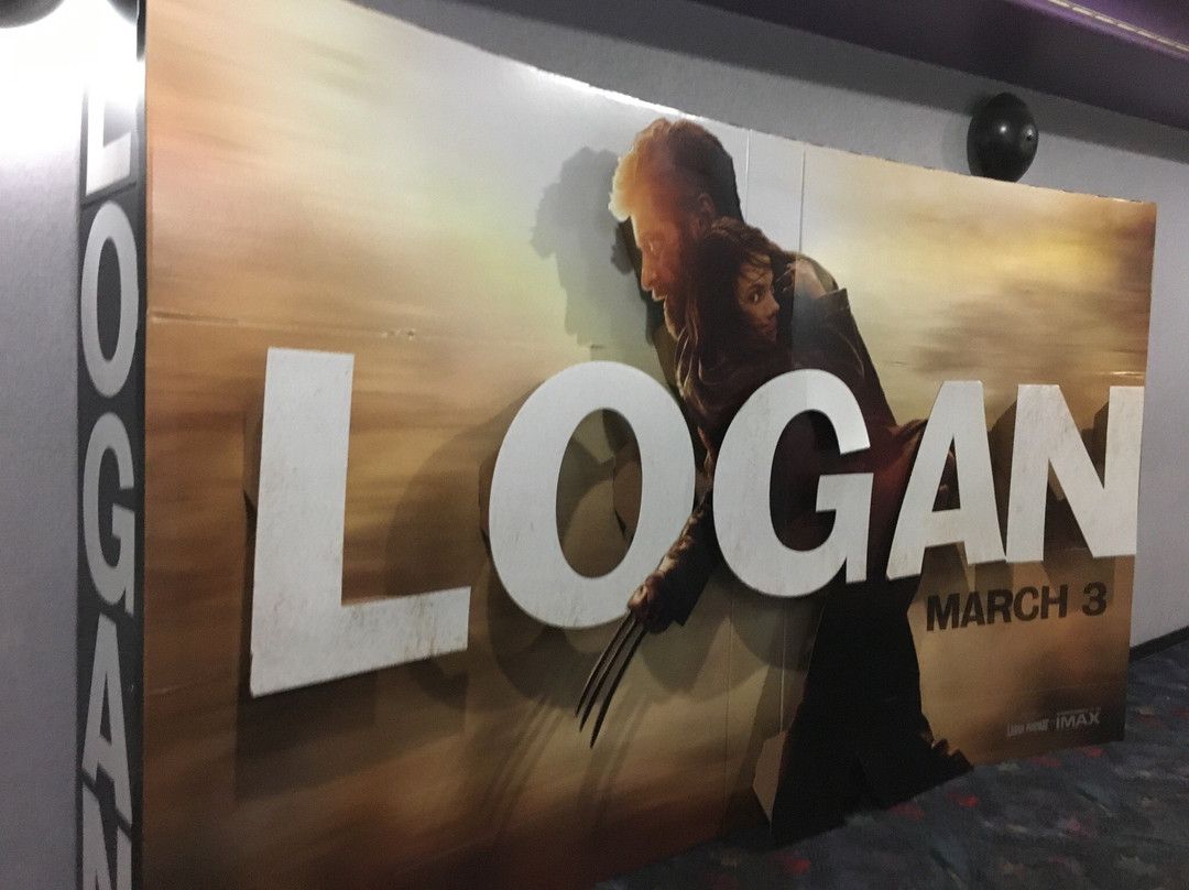 Regal Oakwood-好莱坞必去景点