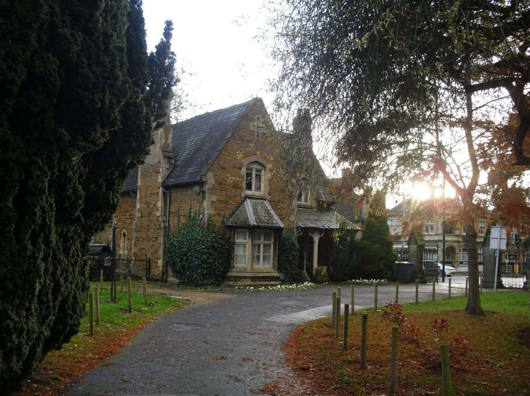 Anglican Cemetery Chapel and Nonconformist Cemetery Chapel景点图片