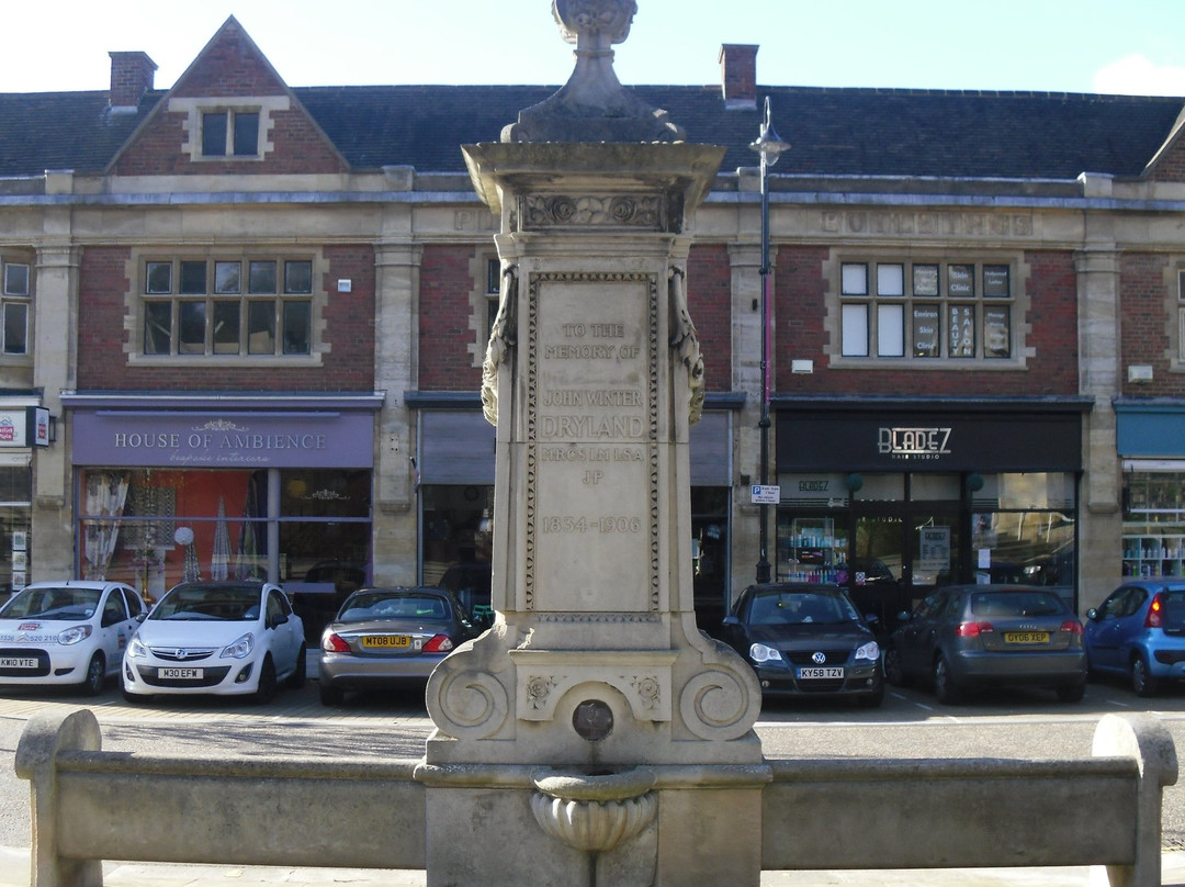 Dryland Memorial and Horse Troughs-凯特林必去景点