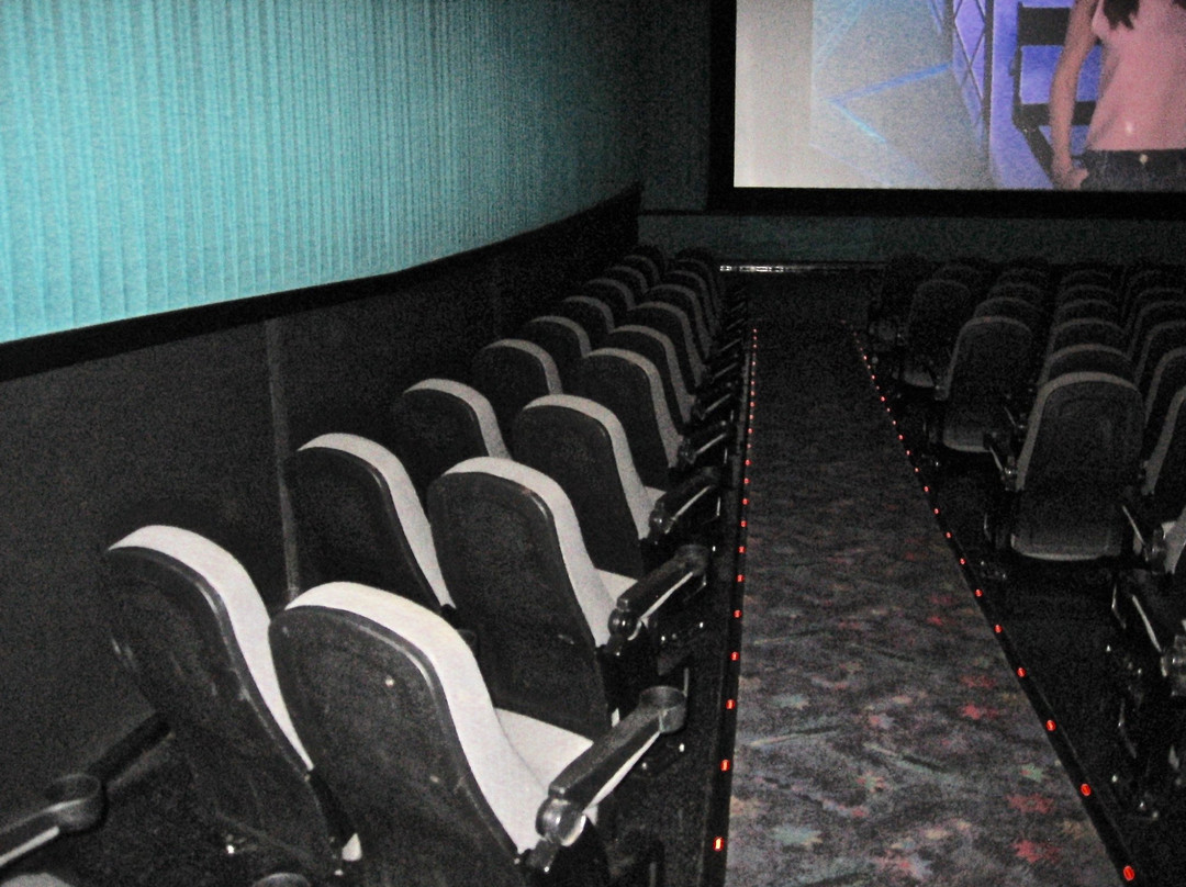 Regal Ua Cinema 90-Lake City必去景点