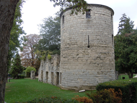 L'Abbaye de Saint-Maur-des-Fosses-圣莫代福塞必去景点
