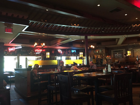 千橡市餐馆和美食-Bandits Bar-B-Q