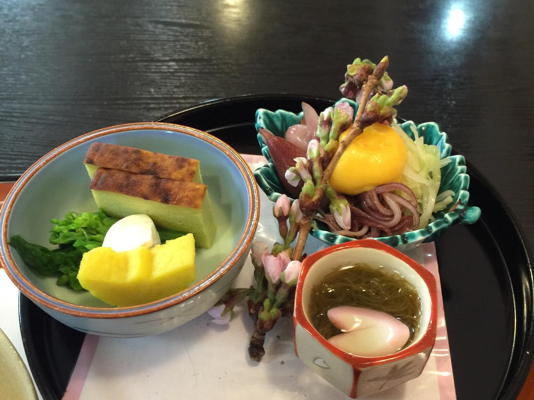 贝冢市餐馆和美食-Fukagawa Ryo-Tei