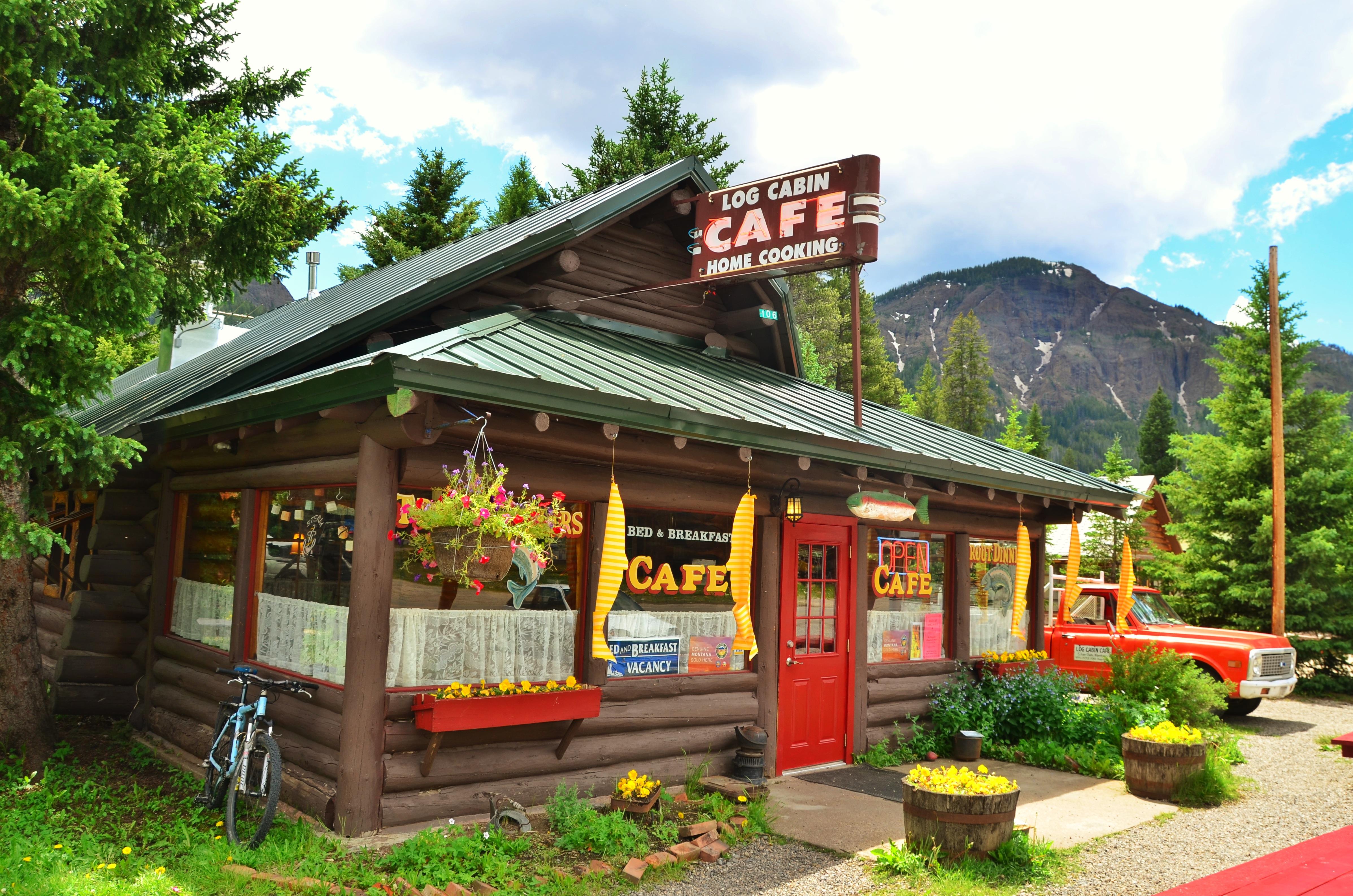 Log Cabin Cafe & Bed & Breakfast-官方