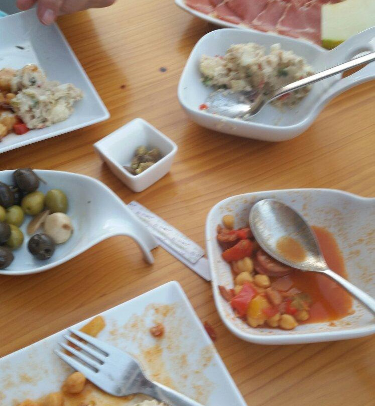 De Tapas y Canas-德拉克鲁兹索尔港必去景点