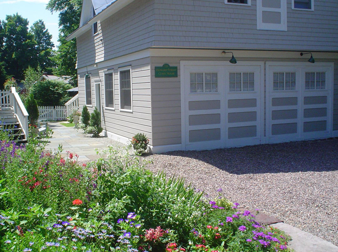 伯灵顿酒店住宿-Howard Street Guest House