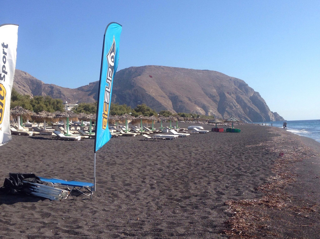 Perivolos Beach景点图片