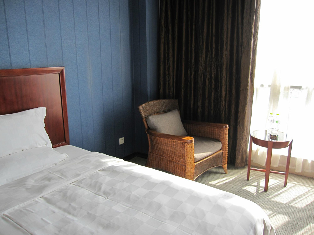 颐和大酒店主图