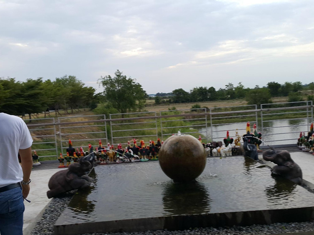 Indra Statue-因武里必去景点