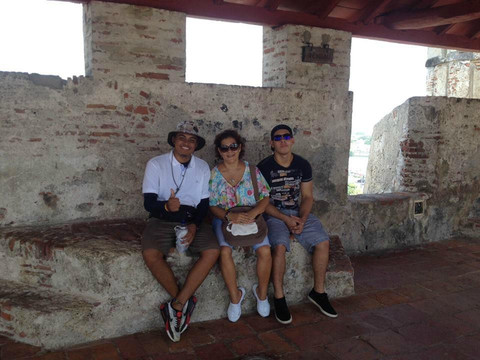 Scarlet Macaw Trips-卡塔赫纳必去景点