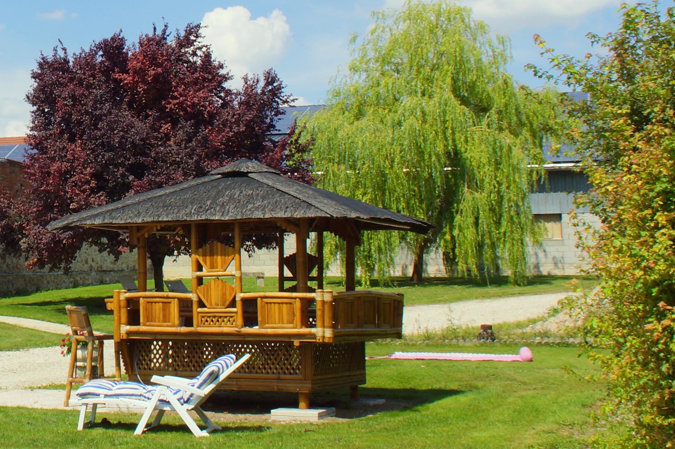 Aux Portes des Tumuli-官方