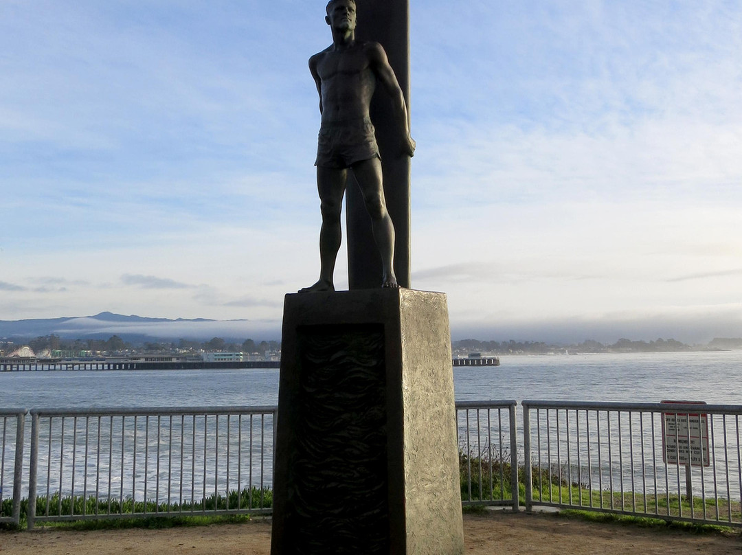 To Honor Surfing Monument-圣克鲁斯必去景点