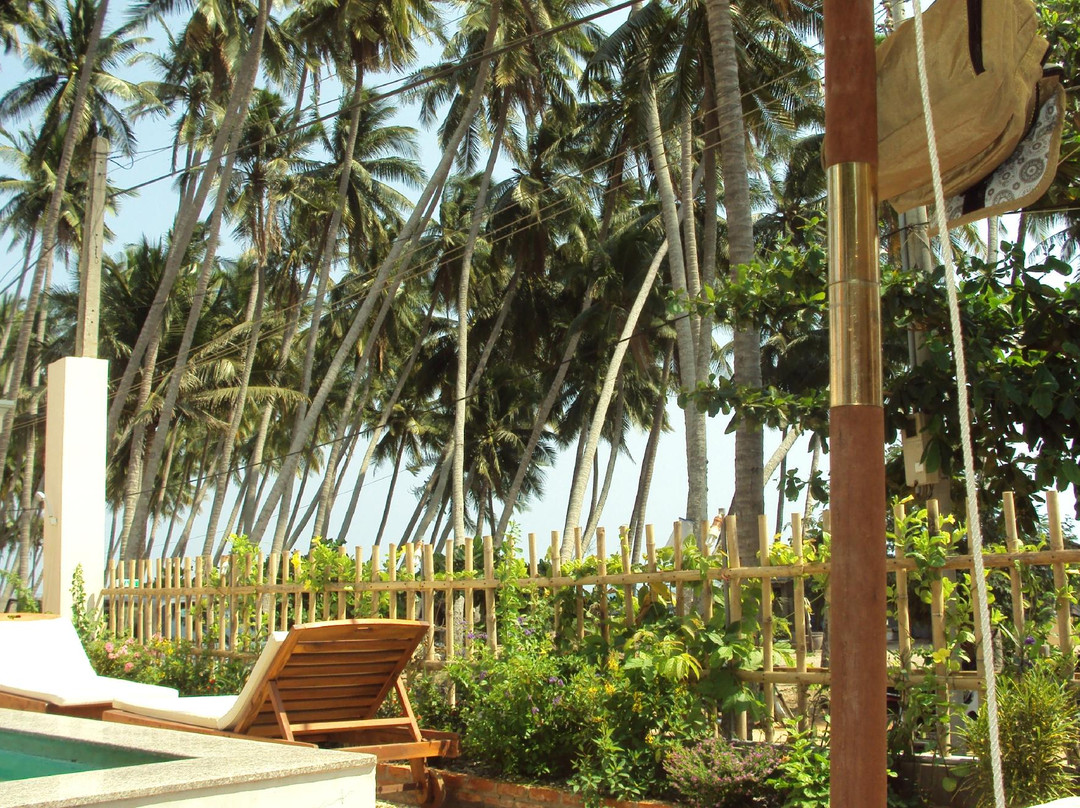 日出乡村酒店主图