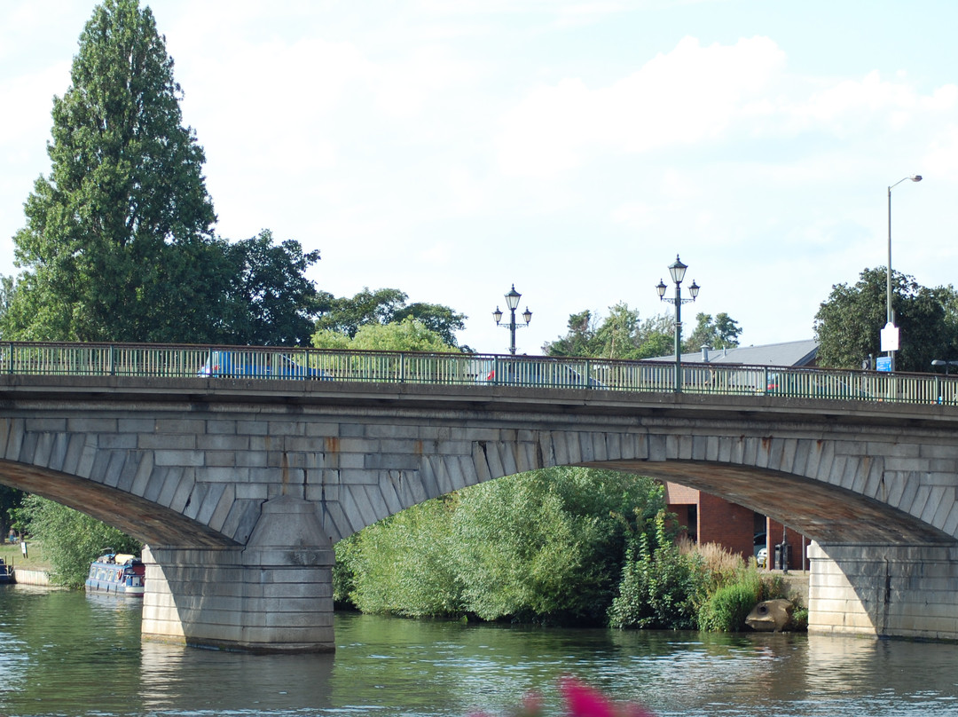 Staines Bridge景点图片