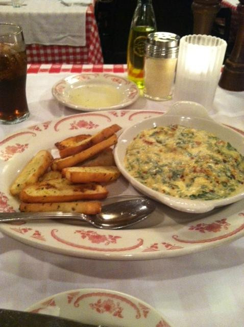 沃瓦托萨餐馆和美食-Maggiano's Little Italy