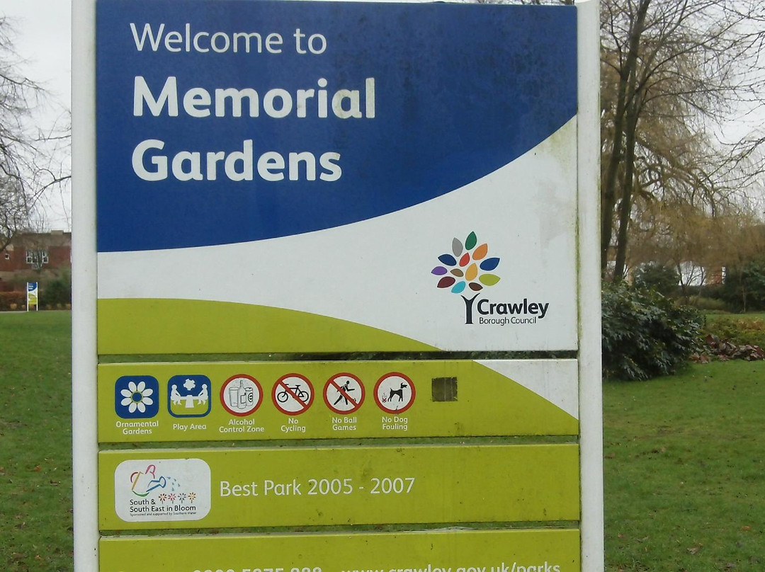 Crawley Memorial Gardens景点图片