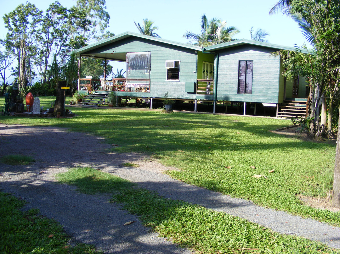 Triple MMM Cottage Holiday Accommodation