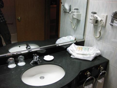 苏州维笙天平大酒店（木渎古镇风景区渎川桥地铁站店）-客卧