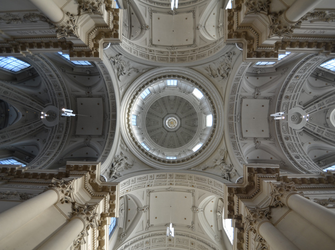 Cathedral de St-Aubain (St. Aubain Cathedral)-那慕尔必去景点