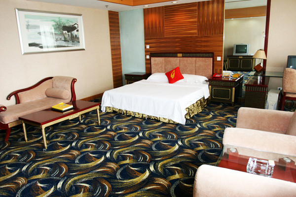 金色柠檬酒店主图