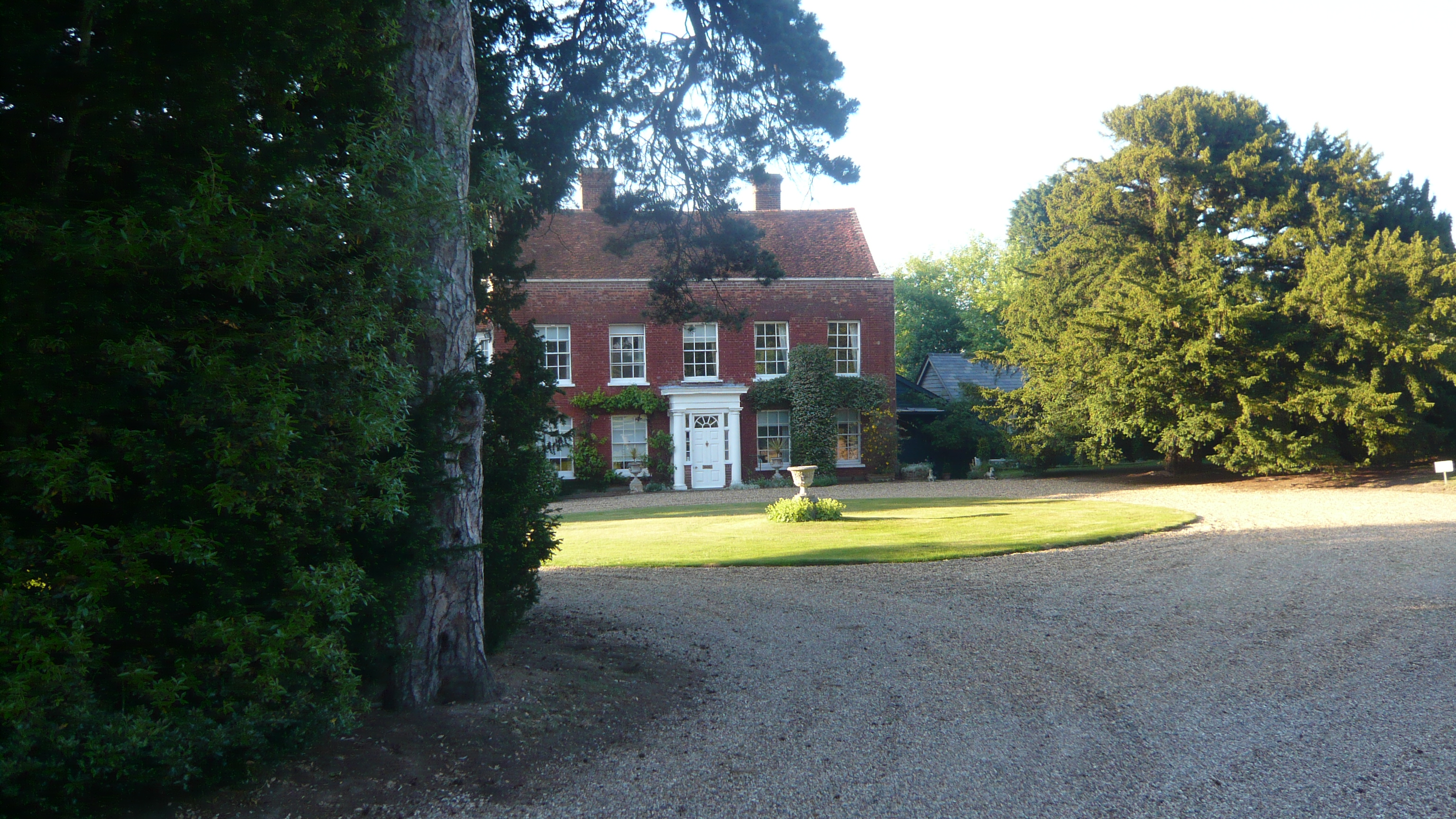 Mount Hall-官方