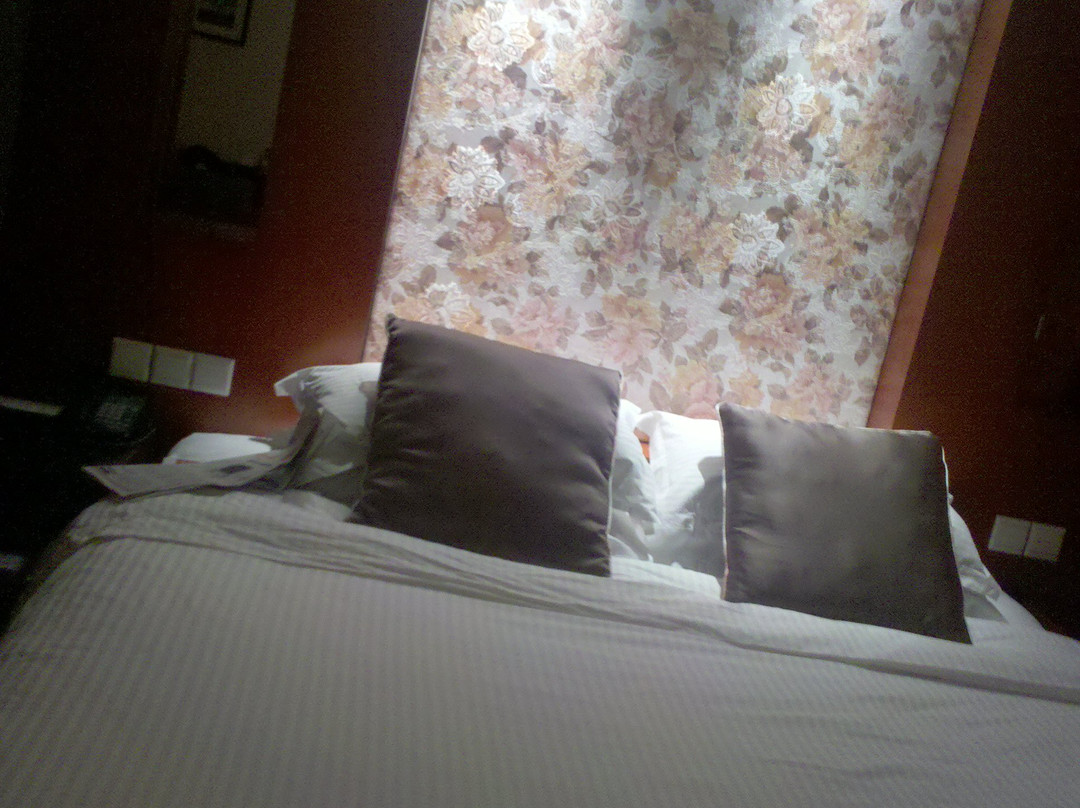 爱时特套房酒店主图