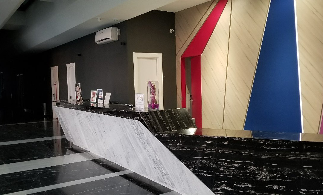 霍酒店