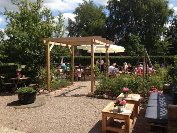 Pronstorf餐馆和美食-Hofcafe Landzauber