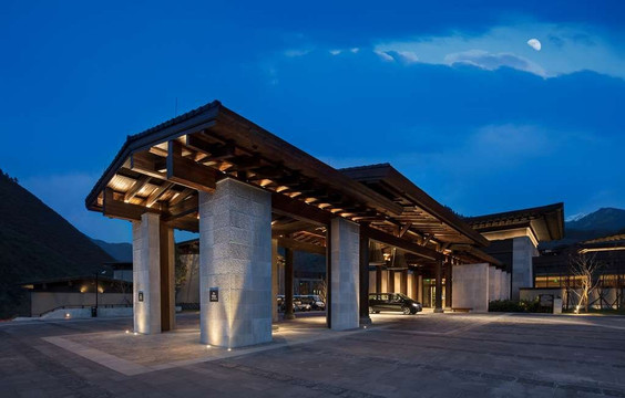 九寨鲁能希尔顿度假酒店主图