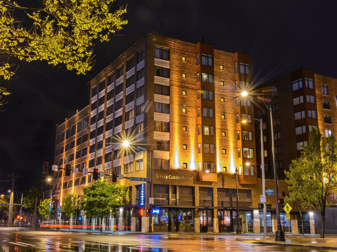 体育馆银云客栈酒店